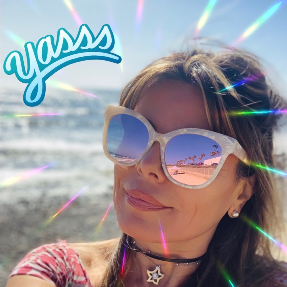 Meet your Posher, Claudia